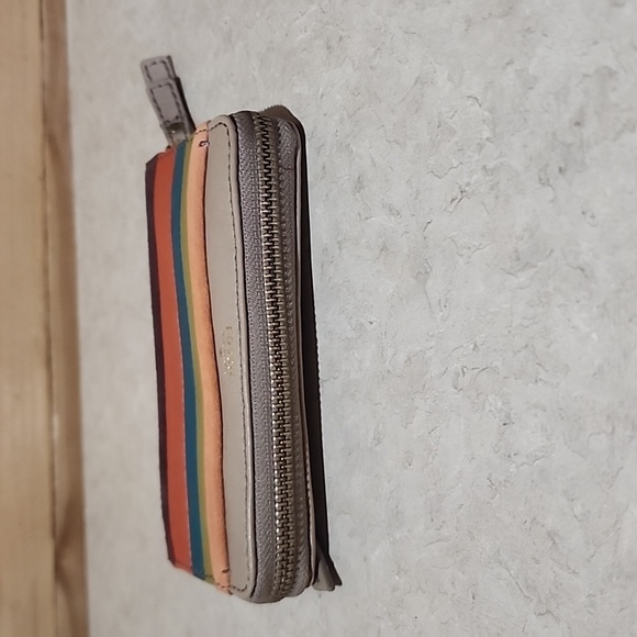 Fossil Color Block Wallet card holder - Picture 4 of 10